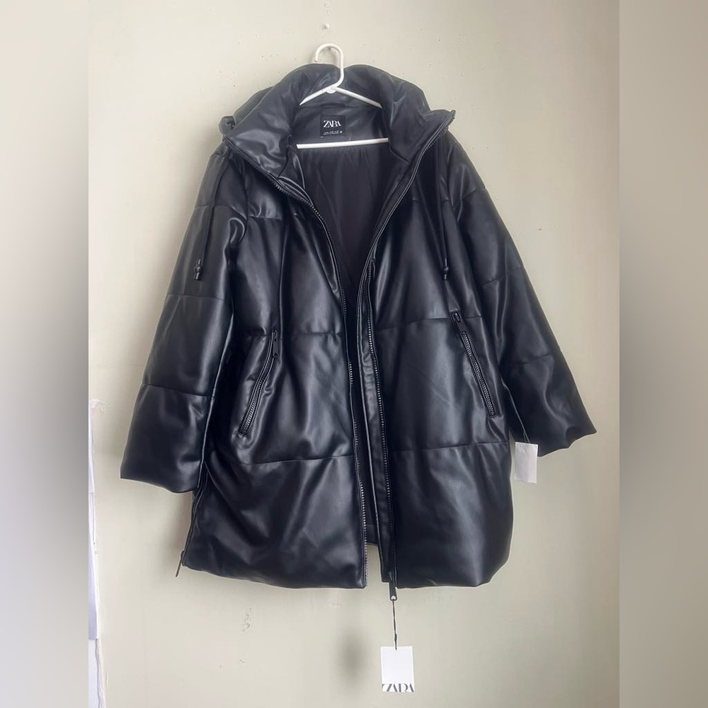 Zara Women's Sleek Black Puffer Coat